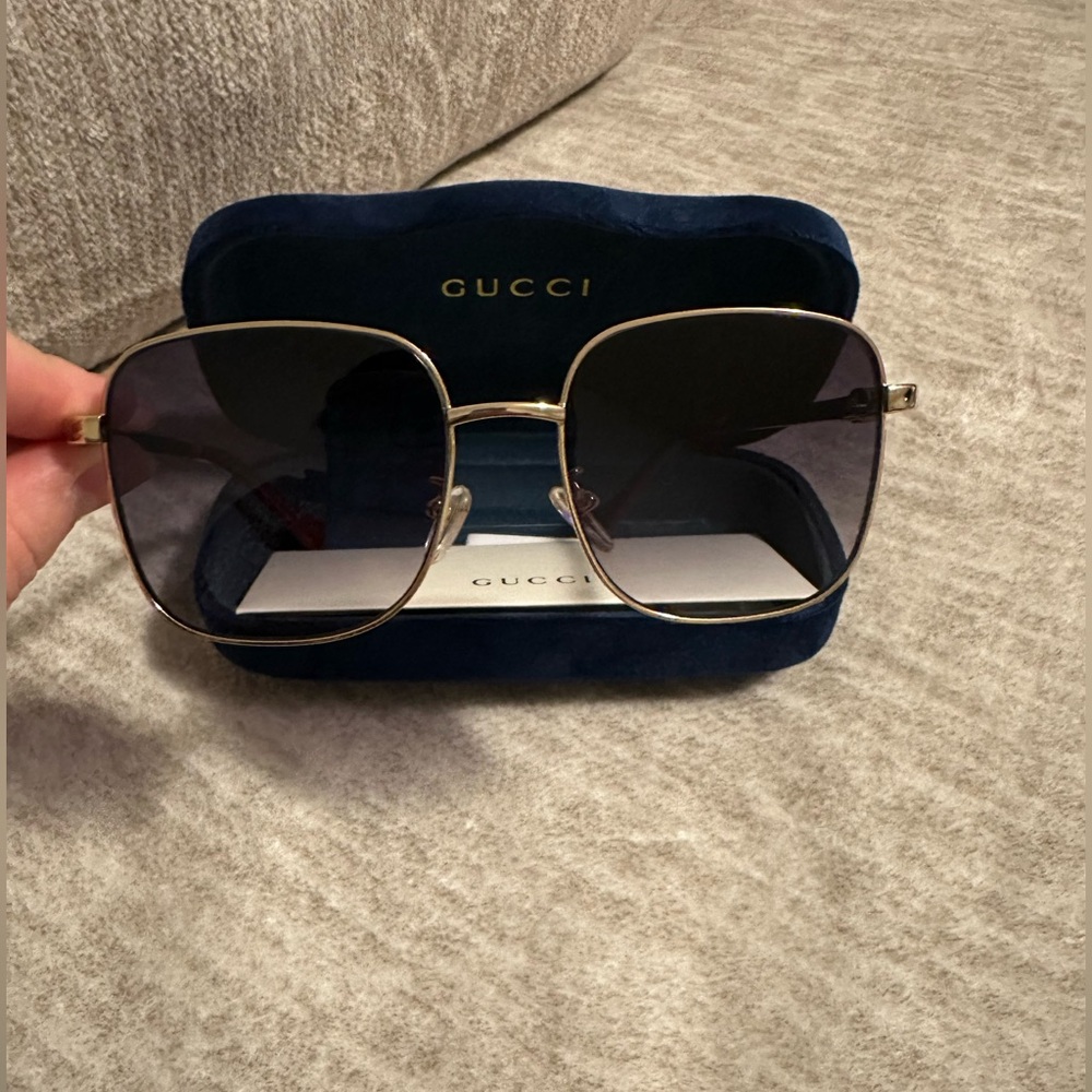 Gucci Sunglass X Attachable Gold Chain